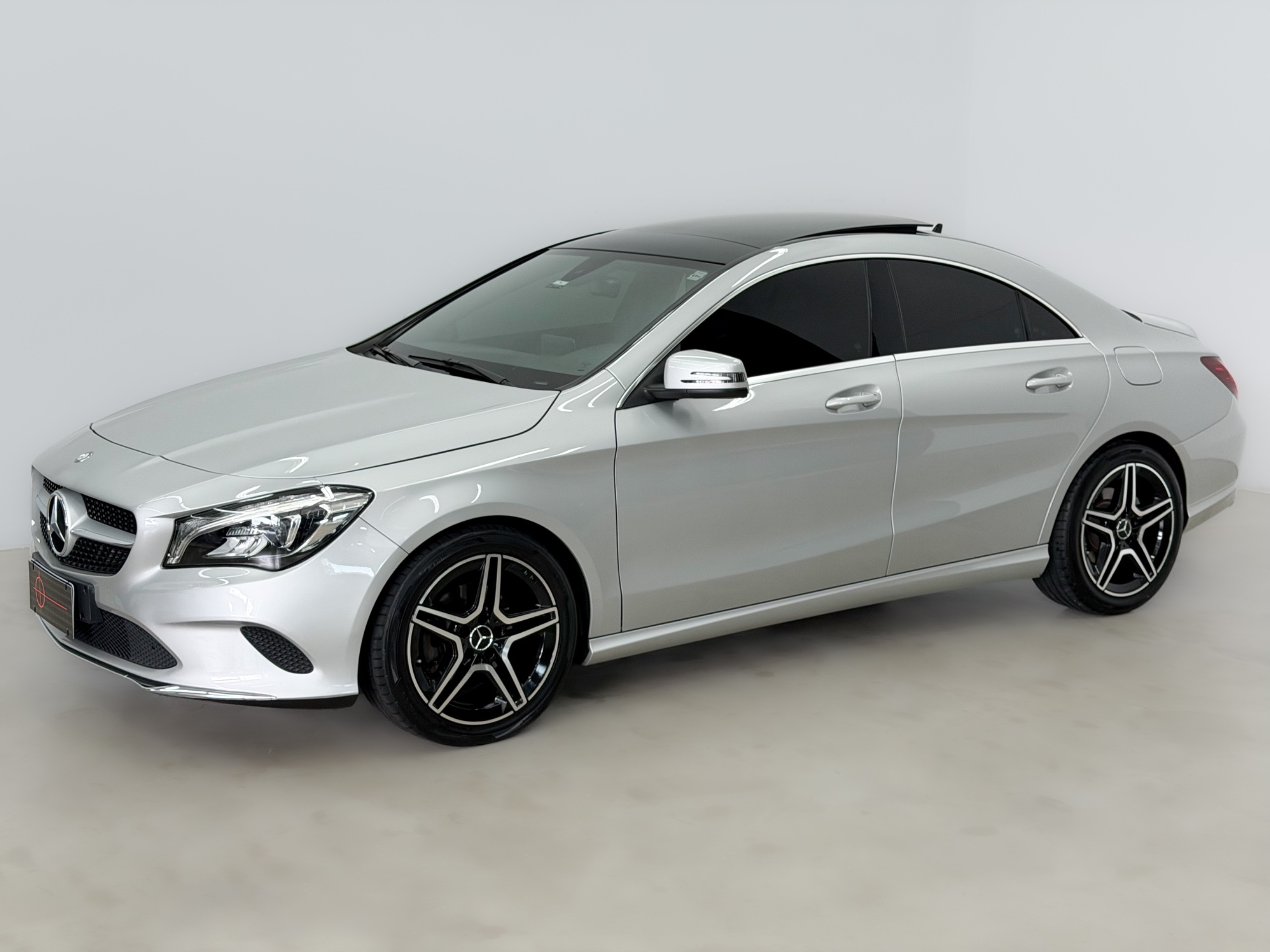 MERCEDES-BENZ CLA 200 — foto 2