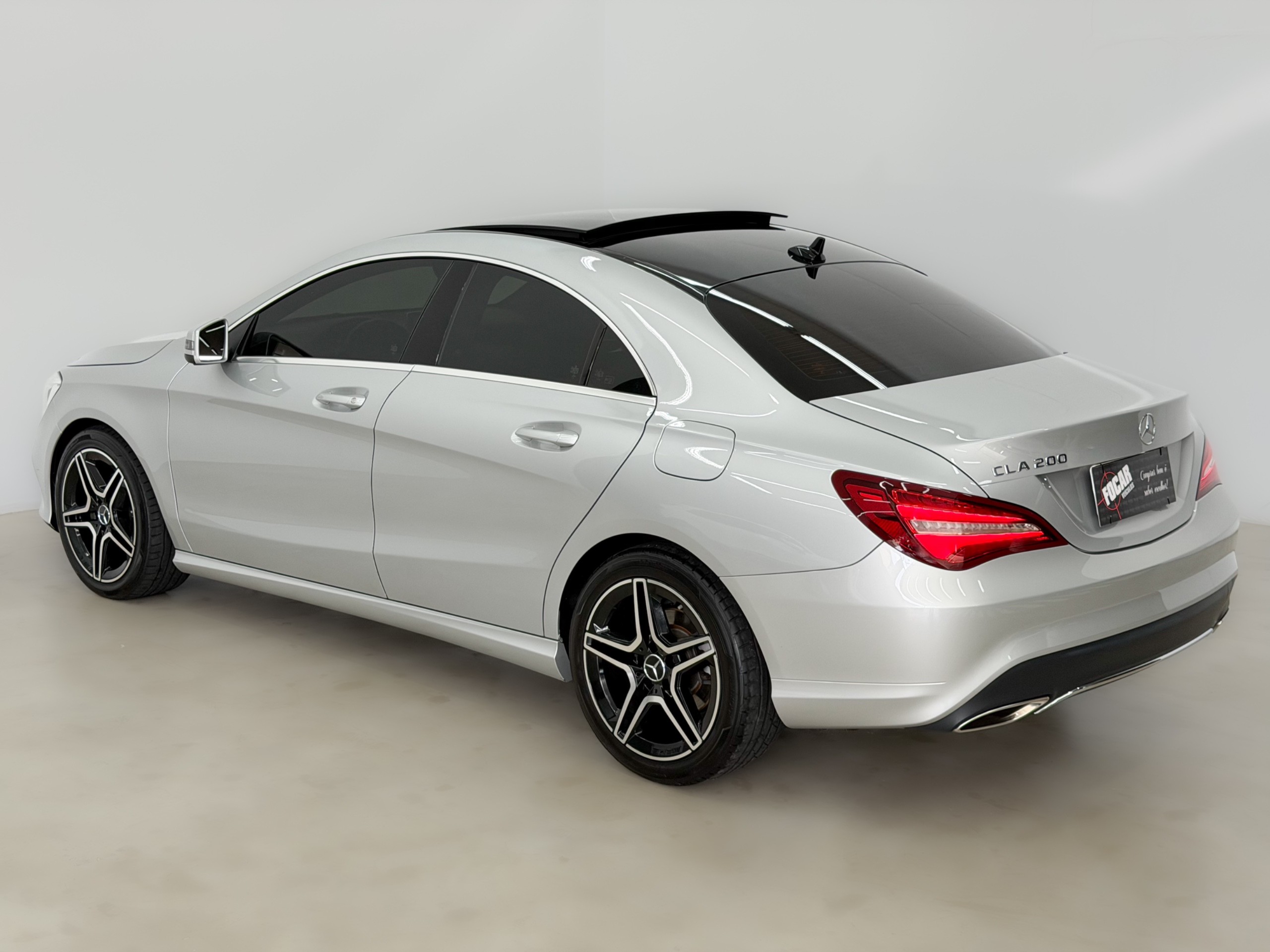 MERCEDES-BENZ CLA 200 — foto 5
