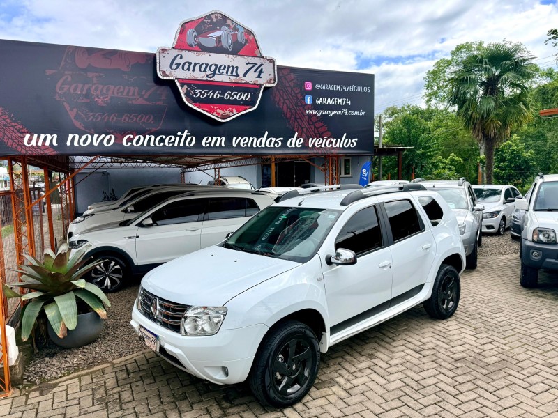 duster 2.0 dynamique 4x2 16v flex 4p automatico 2014 tres coroas
