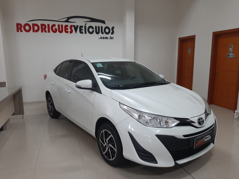 yaris 1.5 xl live sedan 16v flex 4p automatico 2020 caxias do sul