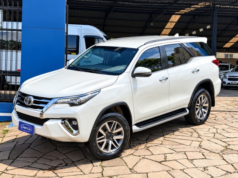 hilux sw4 2.8 srx 4x4 7 lugares 16v turbo intercooler diesel 4p automatico 2019 caxias do sul