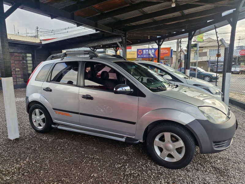 fiesta 1.6 mpi class hatch 8v flex 4p manual 2006 caxias do sul