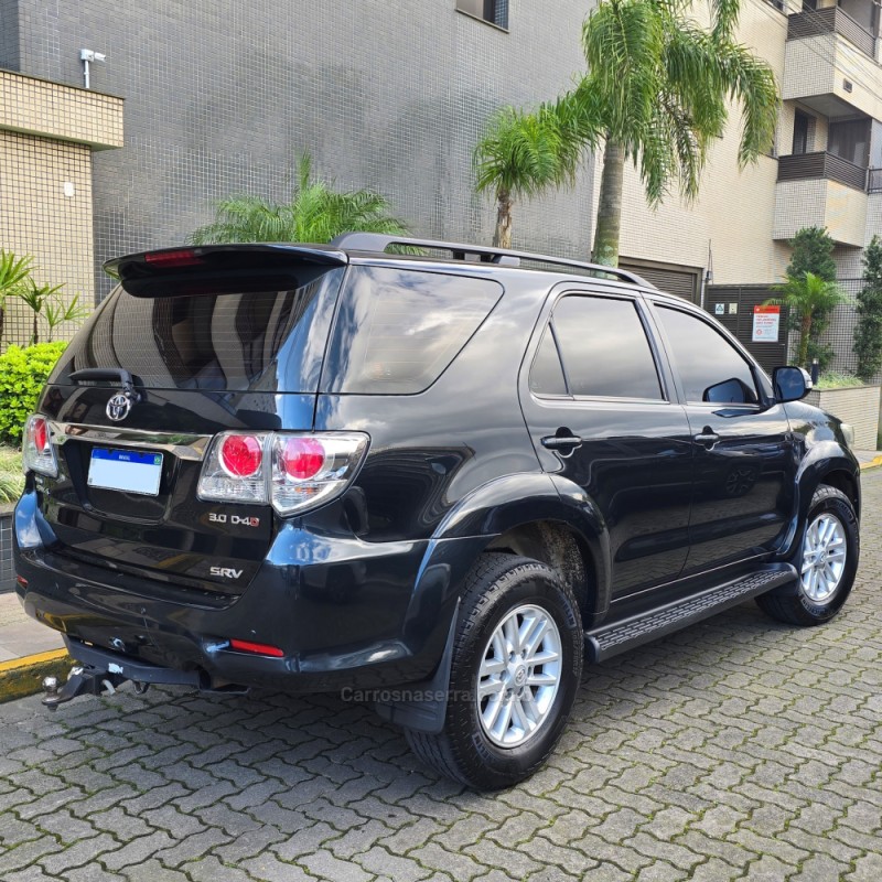 hilux sw4 3.0 srv 4x4 7 lugares 16v turbo intercooler diesel 4p automatico 2013 bento goncalves