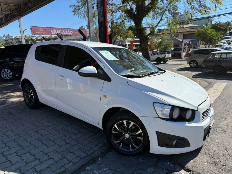 sonic 1.6 lt 16v flex 4p manual 2014 caxias do sul