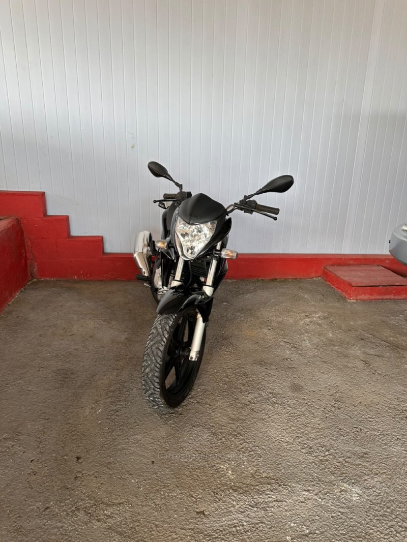 cb 300r  2014 caxias do sul