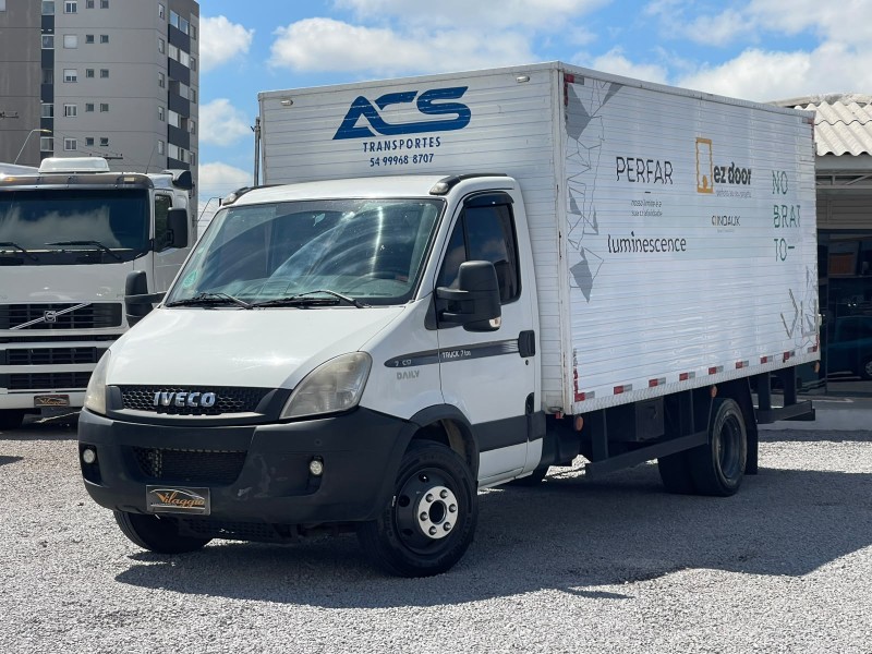 daily truck 70c17 2013 caxias do sul