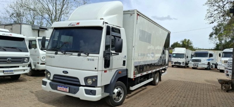cargo 816 s 2016 portao