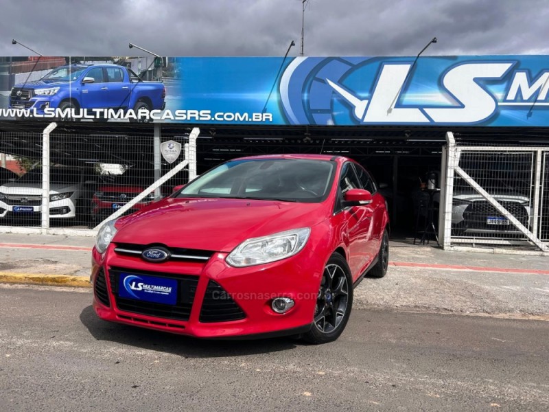 focus 2.0 titanium hatch 16v flex 4p automatico 2014 venancio aires