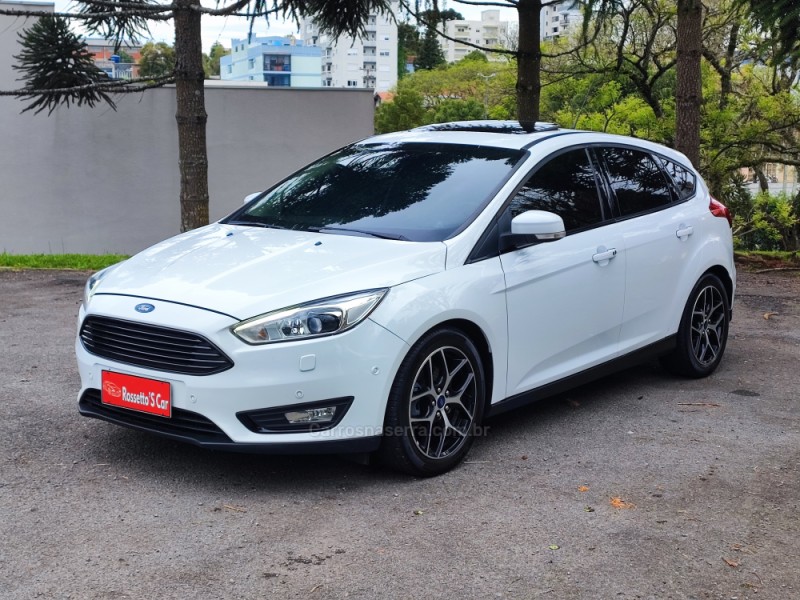 focus 2.0 titanium plus hatch 16v flex 4p auto 2017 farroupilha