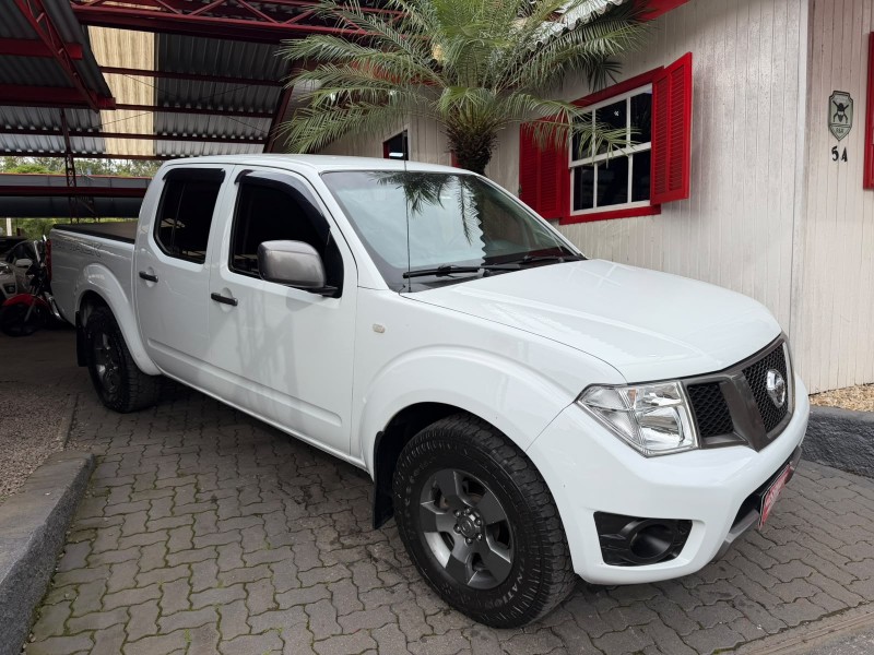 frontier 2.5 s 4x4 cd turbo eletronic diesel 4p manual 2014 tres coroas