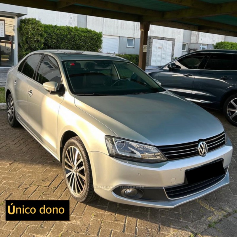 JETTA 2.0 TSI HIGHLINE 211CV GASOLINA 4P DSG