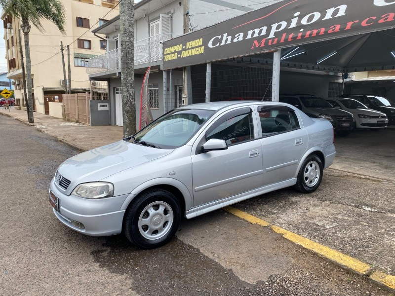 astra 1.8 mpfi millenium ii sedan 8v gasolina 4p manual 2001 vacaria