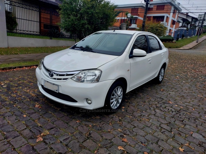 etios 1.5 xls sedan 16v flex 4p manual 2014 caxias do sul