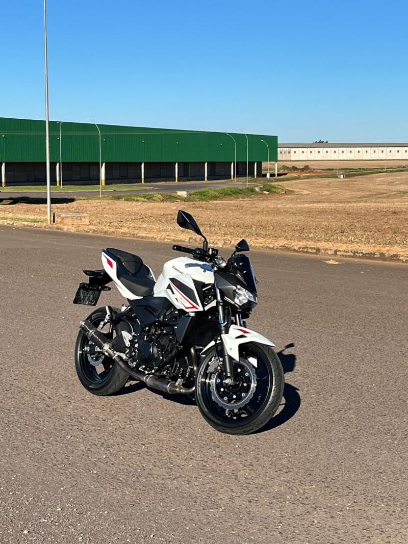 z400  2022 vacaria
