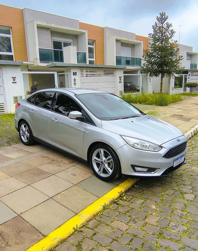 focus 2.0 se 16v flex 4p automatico 2016 farroupilha