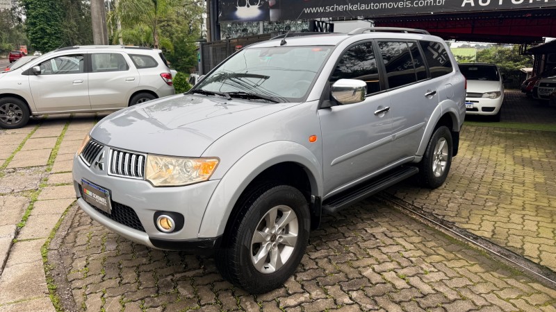 pajero dakar 3.5 hpe 7 lugares 4x4 v6 24v flex 4p automatico 2013 nova petropolis