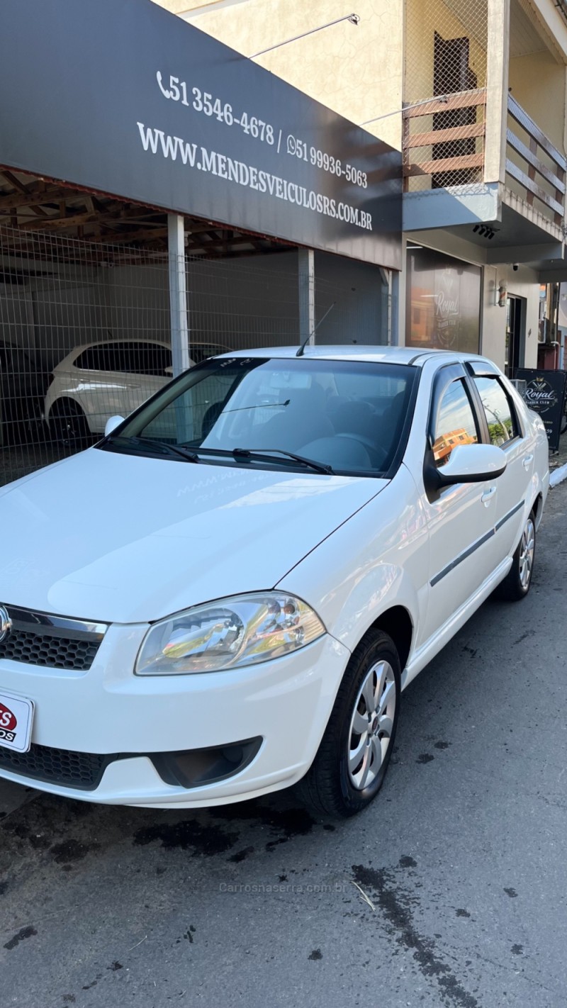siena 1.4 mpi el 8v flex 4p manual 2013 tres coroas