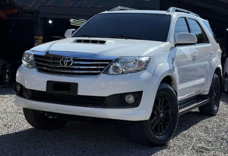 hilux sw4 3.0 srv 4x4 7 lugares 16v turbo intercooler diesel 4p automatico 2015 farroupilha