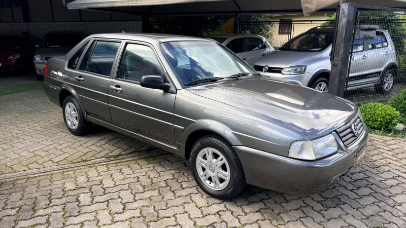 SANTANA 1.8 MI 8V GASOLINA 4P MANUAL