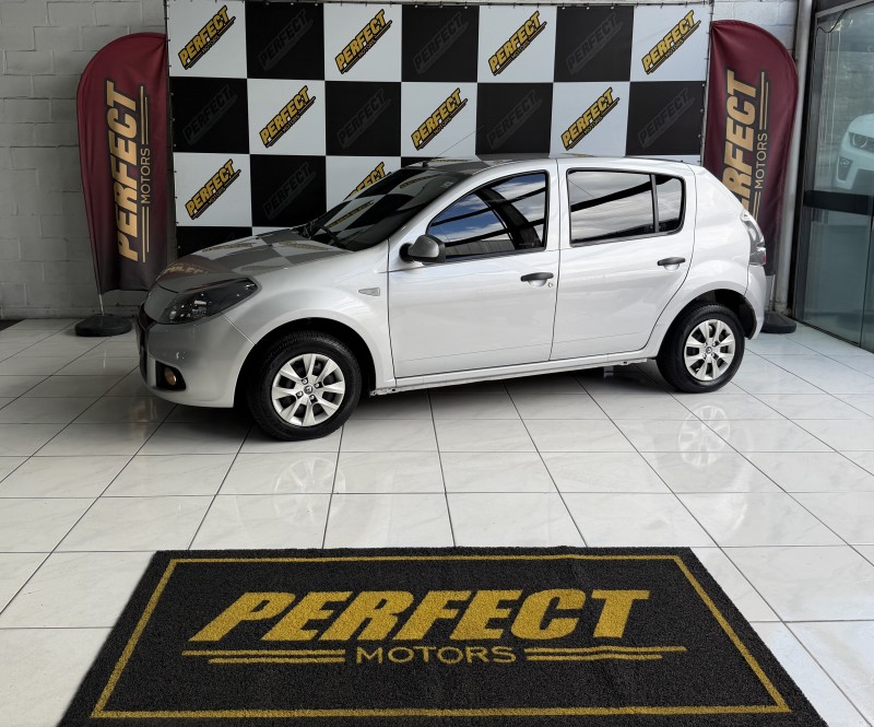 sandero 1.0 expression 16v flex 4p manual 2014 portao
