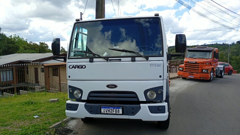 cargo 1119 turbo 2014 caxias do sul