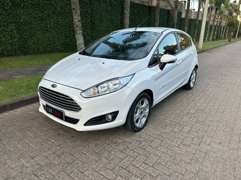 fiesta 1.6 se hatch 16v flex 4p automatico 2014 caxias do sul