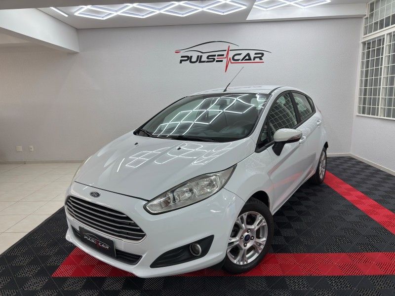 fiesta 1.6 se hatch 16v flex 4p manual 2014 caxias do sul