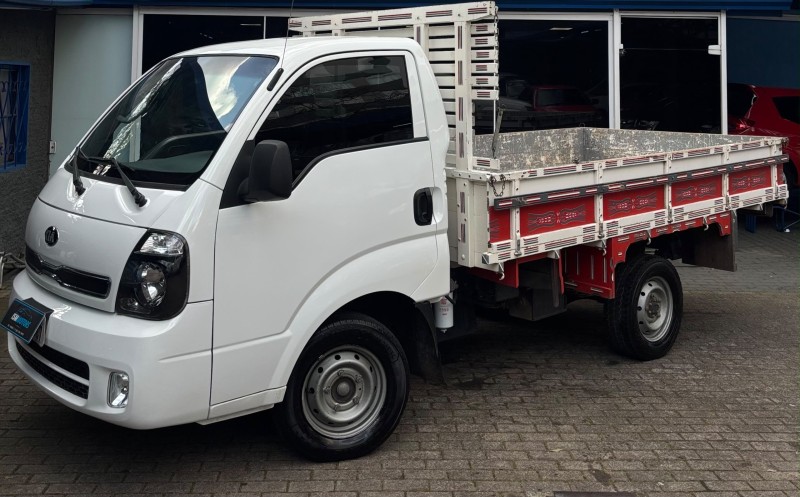 bongo 2.5 k 2500 4x2 cs turbo diesel 2p manual 2014 caxias do sul
