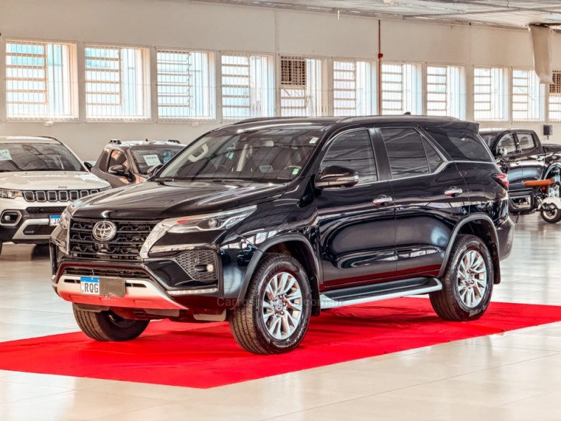 hilux sw4 2.8 srx 4x4 7 lugares 16v turbo intercooler diesel 4p automatico 2024 nova prata