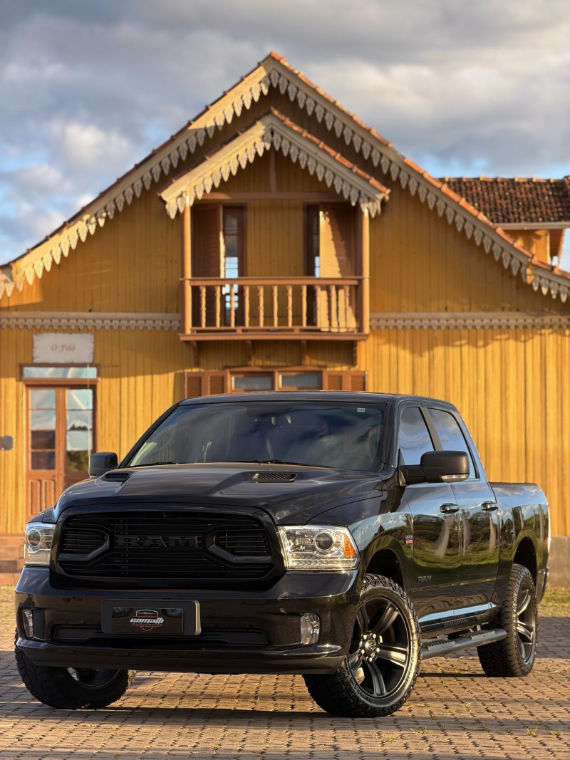 classic 5.7 v8 gasolina laramie night edition cd 4x4 automatico 2022 antonio prado