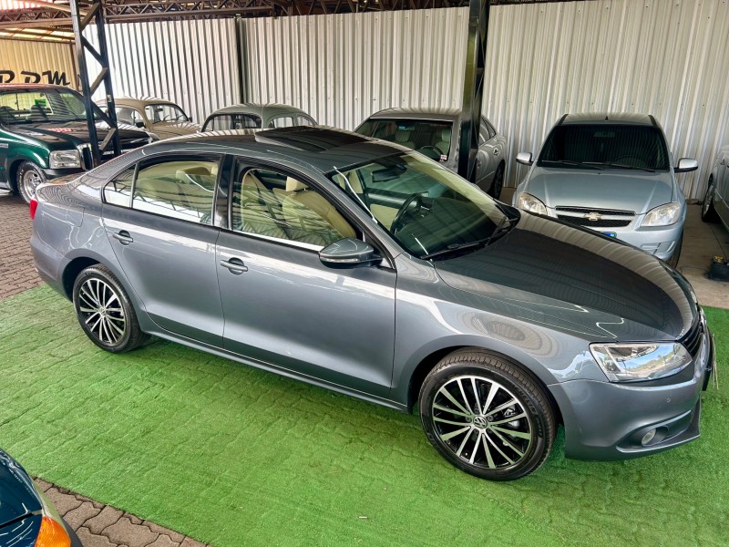 jetta 2.0 tsi dsg highline 200cv gasolina 4p automatico 2013 sao sebastiao do cai