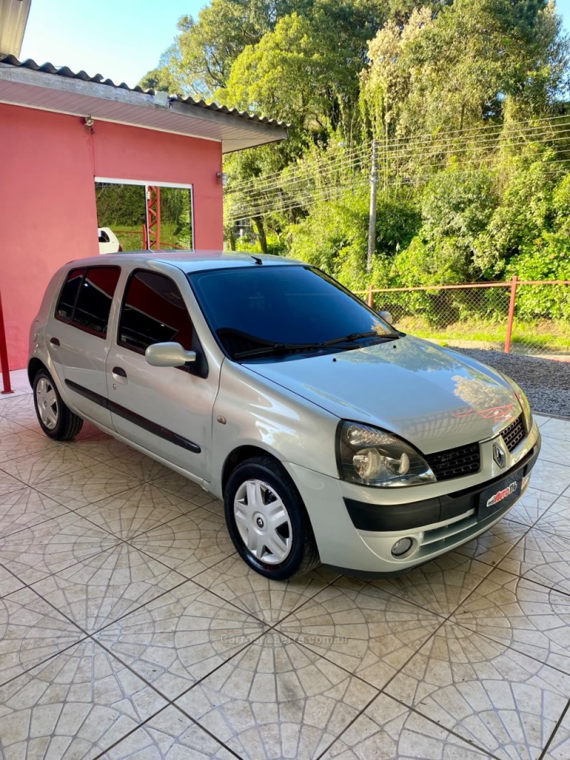 clio 1.0 privilege 16v gasolina 4p manual 2004 caxias do sul
