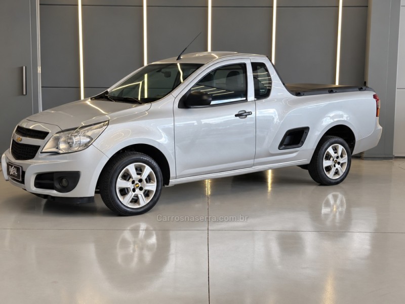 montana 1.4 mpfi ls cs 8v flex 2p manual 2017 sapiranga
