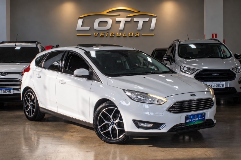 focus 2.0 titanium plus hatch 16v flex 4p auto 2017 farroupilha