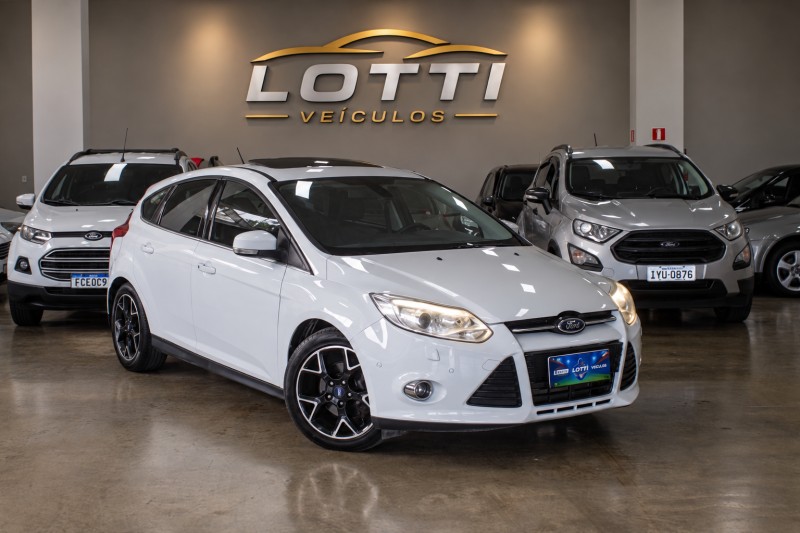 focus 2.0 titanium plus hatch 16v flex 4p auto 2015 farroupilha