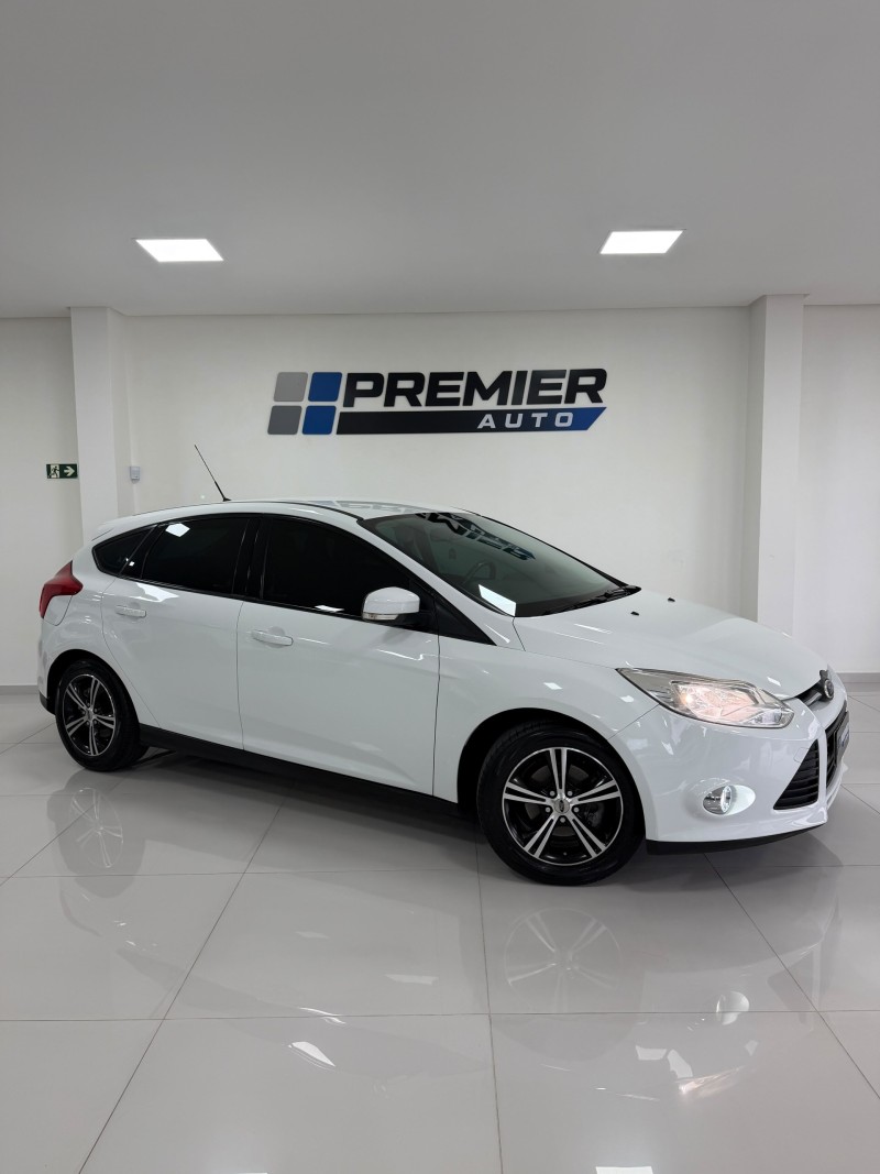 focus 1.6 se hatch 16v flex 4p automatico 2015 caxias do sul