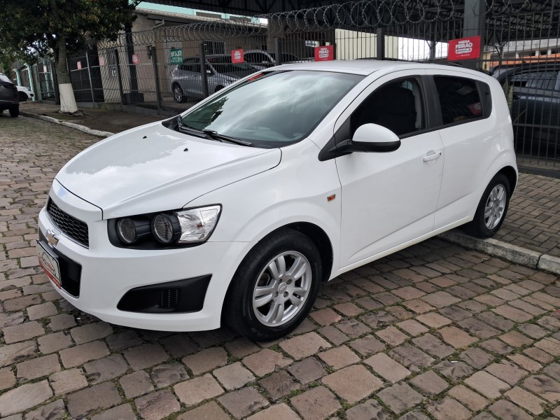 sonic 1.6 lt 16v flex 4p manual 2014 caxias do sul