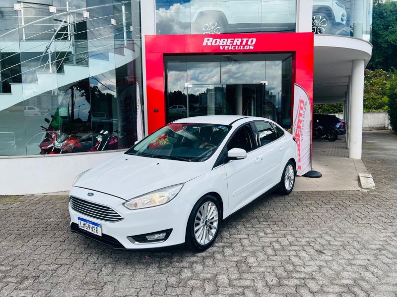 focus 2.0 titanium fastback 16v flex 4p automatico 2016 bento goncalves