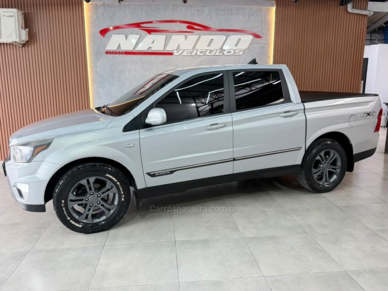 actyon sports 2.2 xdi220 diesel cd 4wd automatico  2013 sapiranga