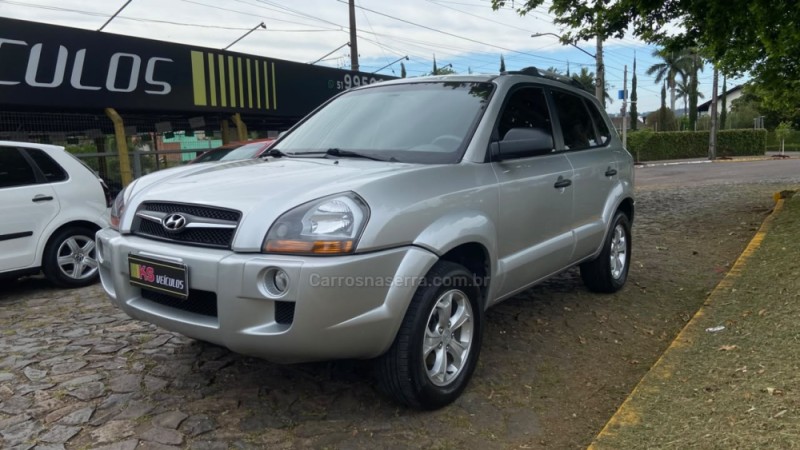 tucson 2.0 gl 2wd 16v gasolina 4p manual 2010 dois irmaos