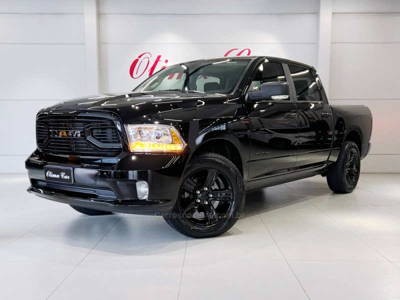 classic 5.7 v8 gasolina laramie night edition cd 4x4 automatico 2023 flores da cunha