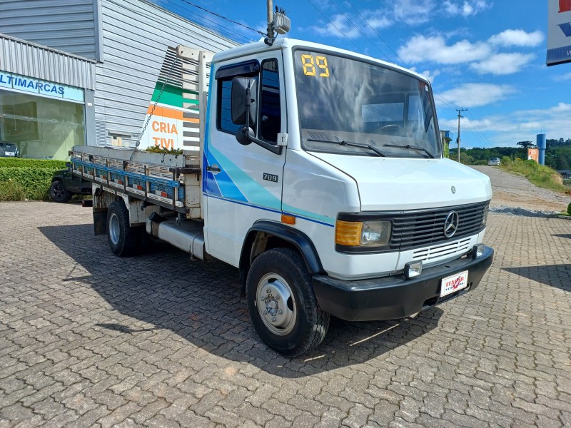 709  1989 flores da cunha