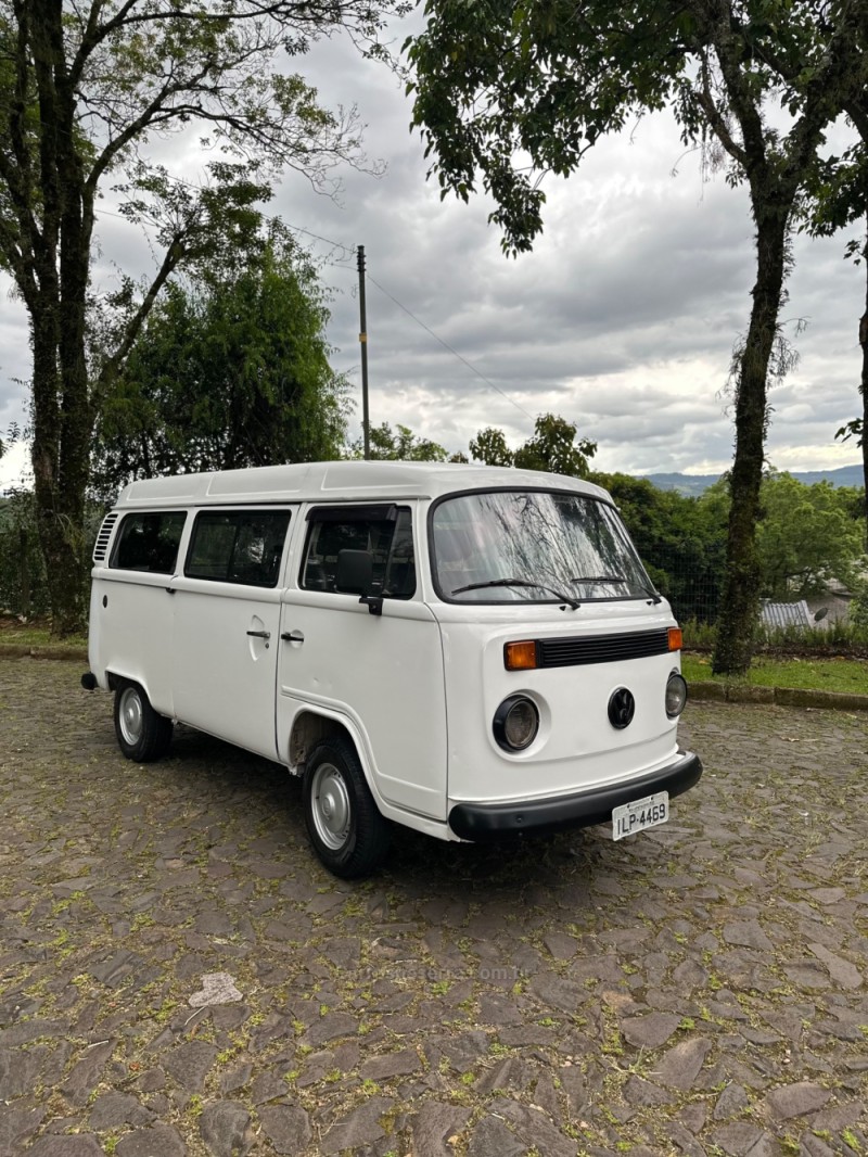 kombi 1.6 furgao 8v gasolina 3p manual 2004 ivoti