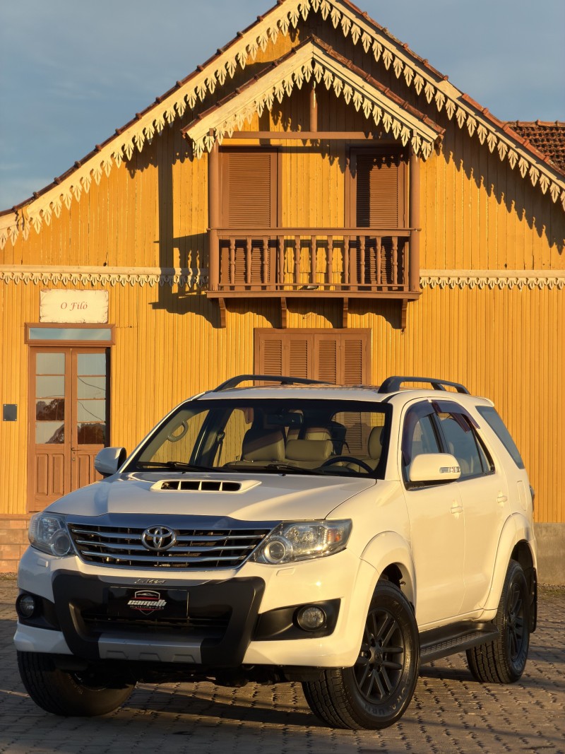 hilux sw4 3.0 srv 4x4 7 lugares 16v turbo intercooler diesel 4p automatico 2013 antonio prado