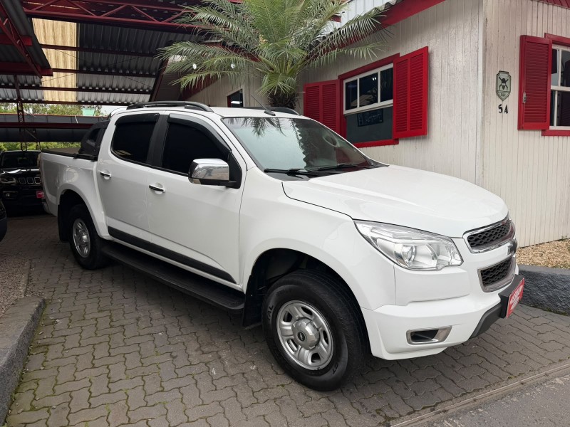s10 2.4 ltz 4x2 cd 8v flex 4p manual 2014 tres coroas