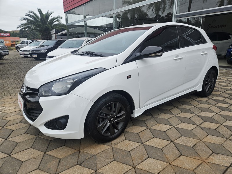 HB20 1.0 SPICY 12V FLEX 4P MANUAL - 2015 - BOM PRINCíPIO