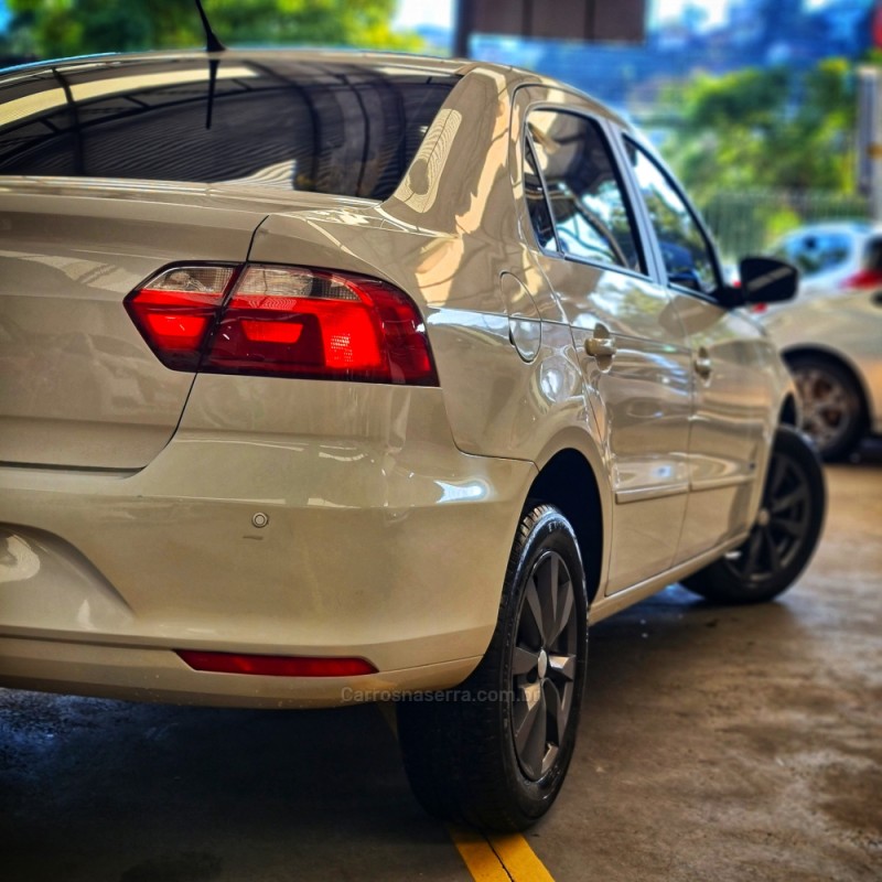VOYAGE 1.0 MI 8V FLEX 4P MANUAL - 2013 - CAXIAS DO SUL