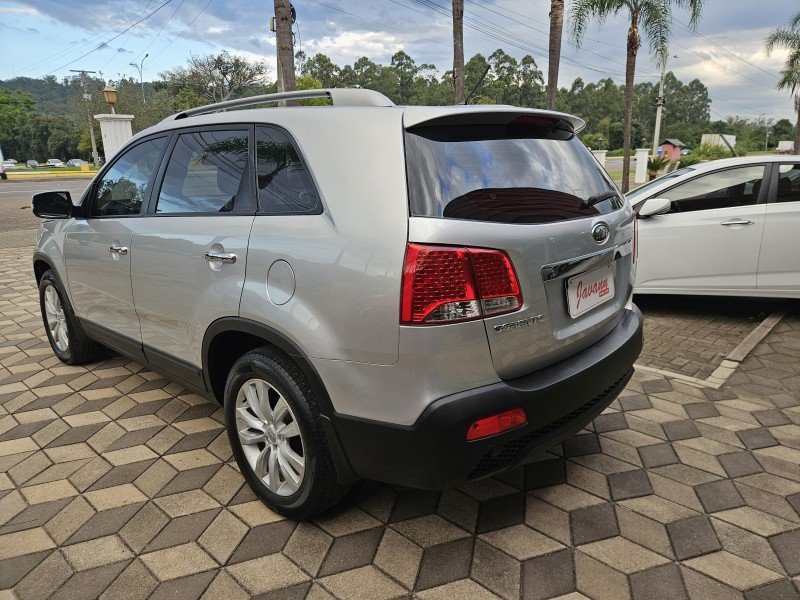 SORENTO 2.4 EX2 4X2 16V GASOLINA 4P AUTOMÁTICO - 2012 - BOM PRINCíPIO