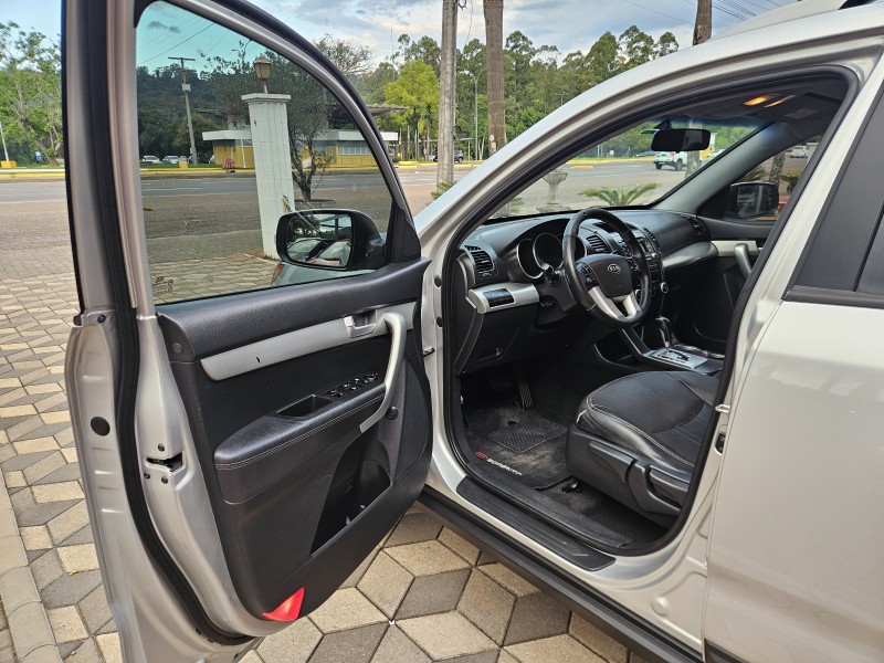 SORENTO 2.4 EX2 4X2 16V GASOLINA 4P AUTOMÁTICO - 2012 - BOM PRINCíPIO