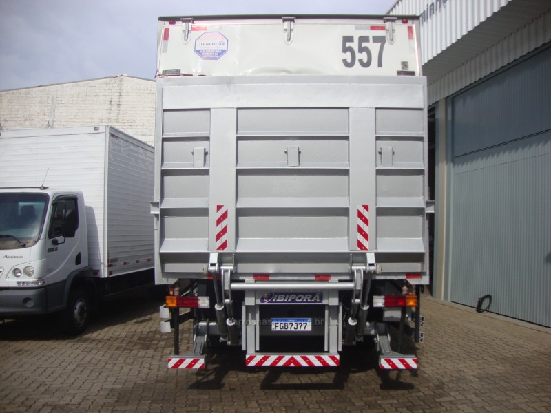 atego 2426 6x2 2017 garibaldi